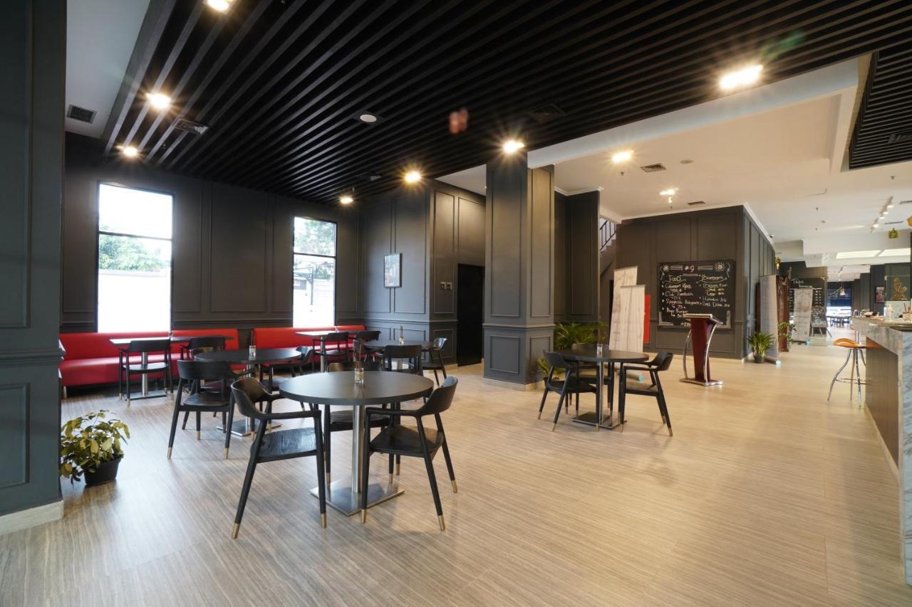 Swiss-Belinn Cawang Jakarta Eksteriør bilde