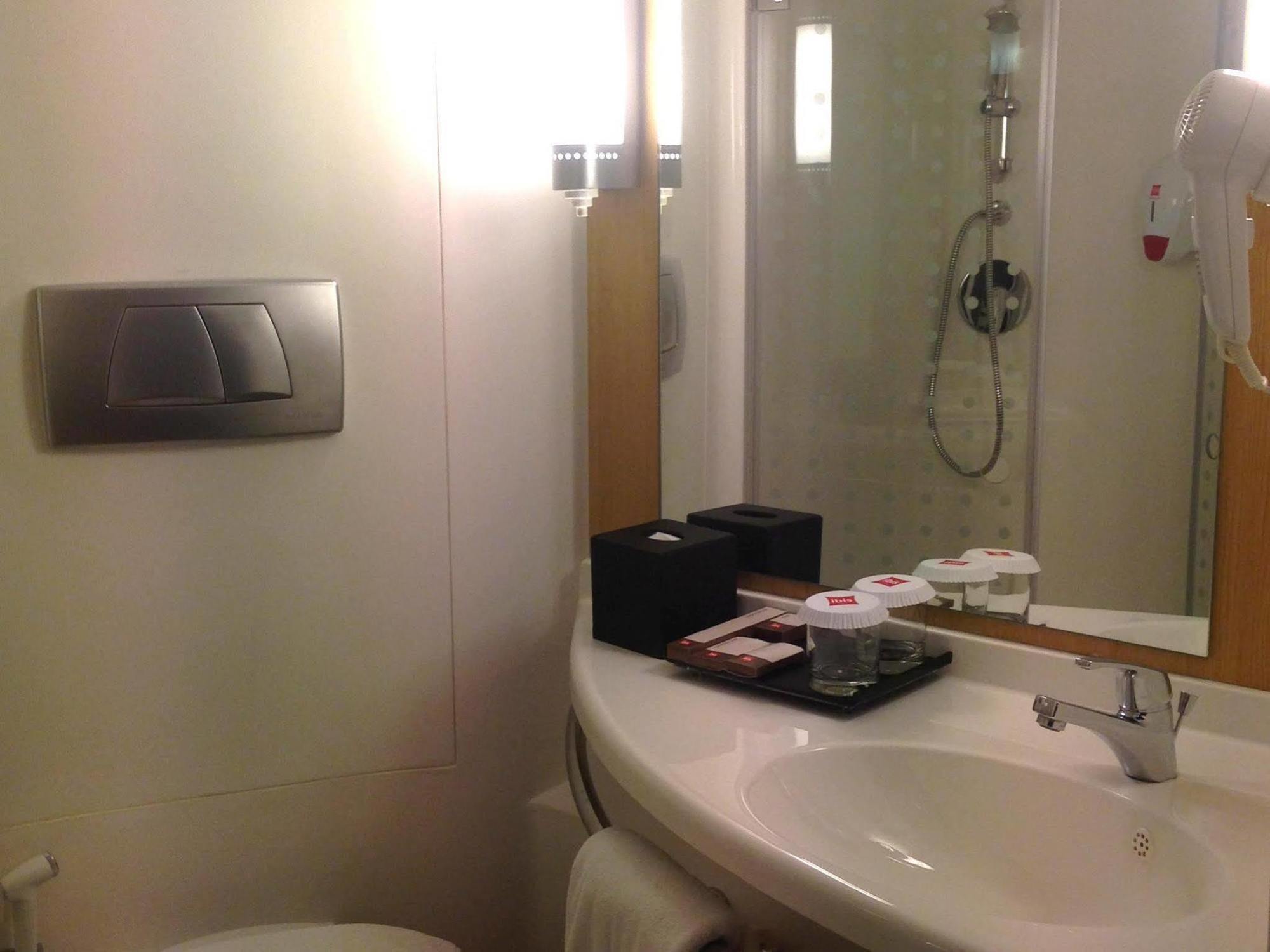 Swiss-Belinn Cawang Jakarta Eksteriør bilde